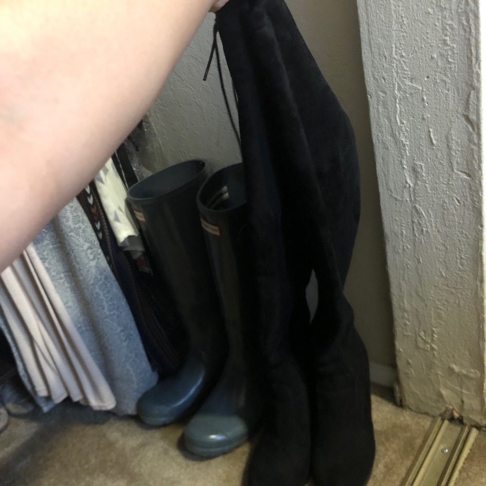 Black Thigh High Stretchy Boots Size 7 1/2 - Picture 3 of 4